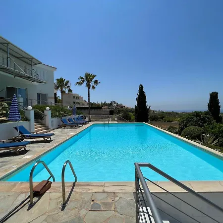 White House For A Perfect Family Holiday
